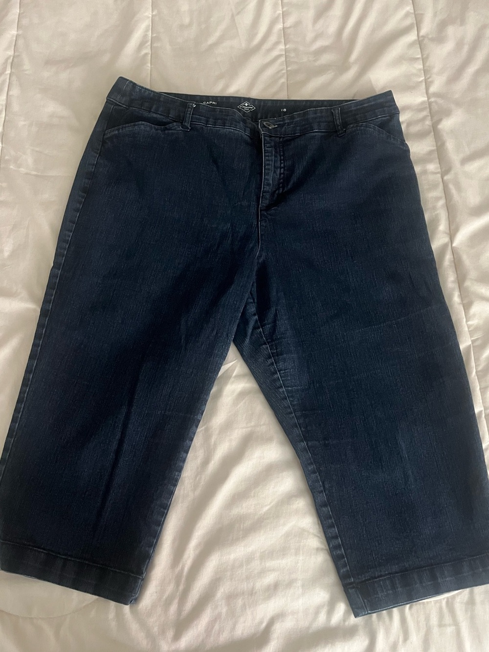 St. John’s Bay dark capri jeans size 18